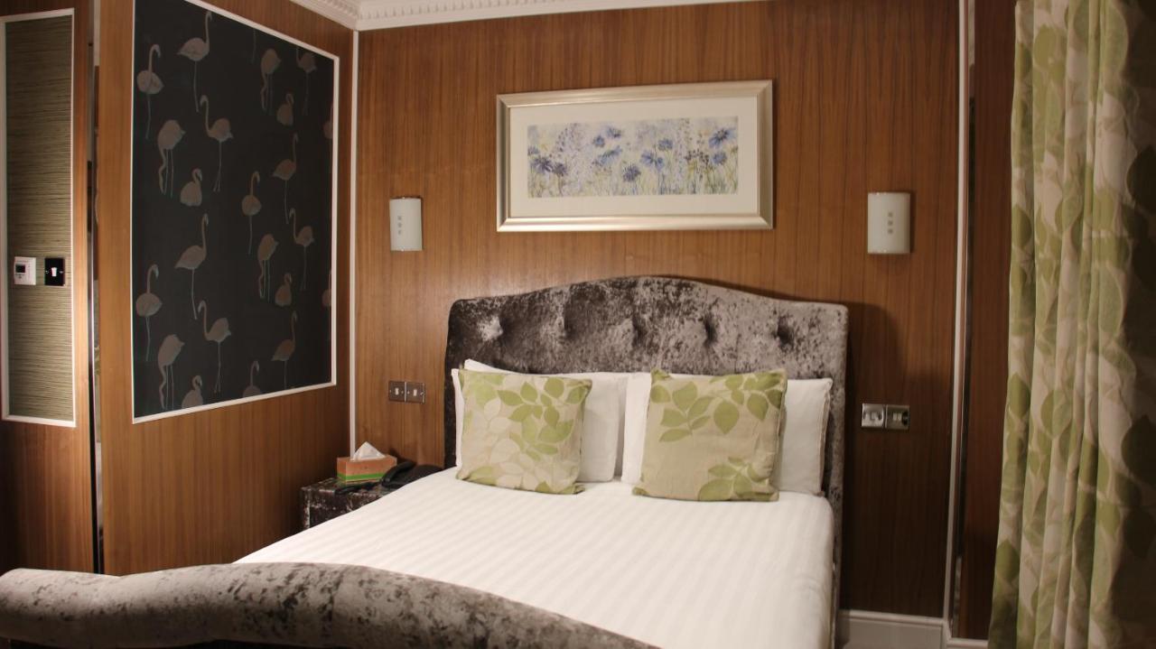 Cheshire Hotel Central London Room photo
